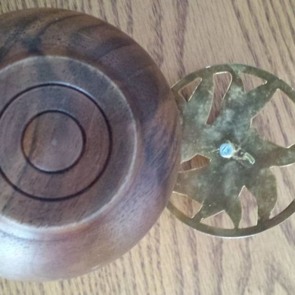 VIntage Wooden with Brass Lid container~So cute - Picture 3 of 4